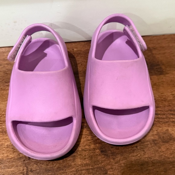 Used Dicks Sporting Goods Size 8 Purple Slide Sandals - Picture 1 of 6